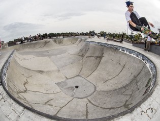 Juan-Pablo-Velez_fs-nose-grab-disater_Olman-Torres
