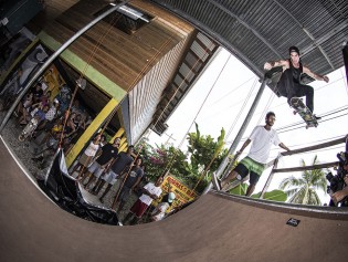 Juan-Pablo-Vlez_drop-in-Agua-Mala-Ramp-Bocas_Olman-Torres
